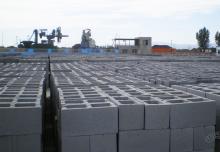 使用空心砌塊磚機生產(chǎn)機械設(shè)備的一些小技巧