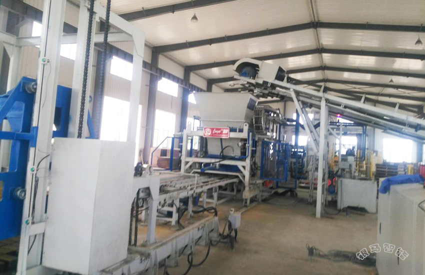 全自動建筑垃圾制磚機：為一城環(huán)保，擇一地終老