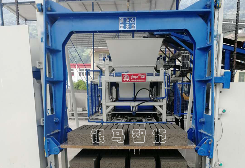 人行道步道磚機:技術猿為您解析傳輸設備撒料原因!