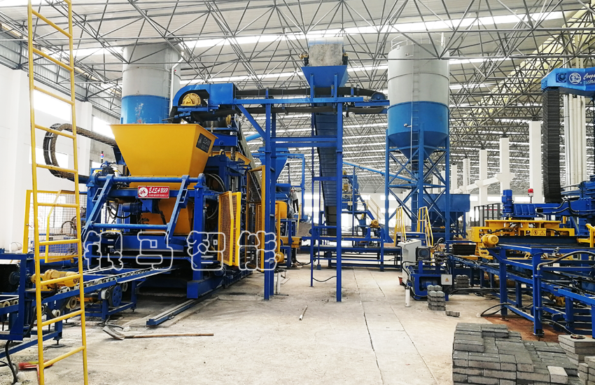 銀馬銅尾礦制磚設備是如何助力用戶企業發展的?